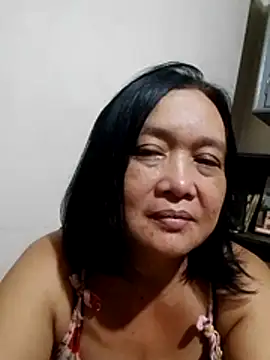Snapshot of jeanyummytits chatting on July 15, 2026, 12:45 pm jeanyummytits online show from July 15, 2026, 12:45 pm