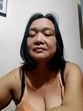Snapshot of jeanyummytits chatting on June 30, 2026, 1:11 pm jeanyummytits online show from June 30, 2026, 1:11 pm
