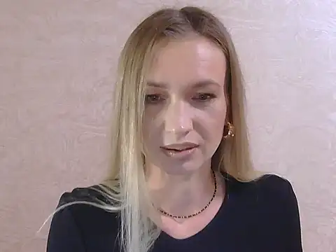 Snapshot of NoirEnigma chatting on July 18, 2026, 10:51 pm NoirEnigma online show from July 18, 2026, 10:51 pm