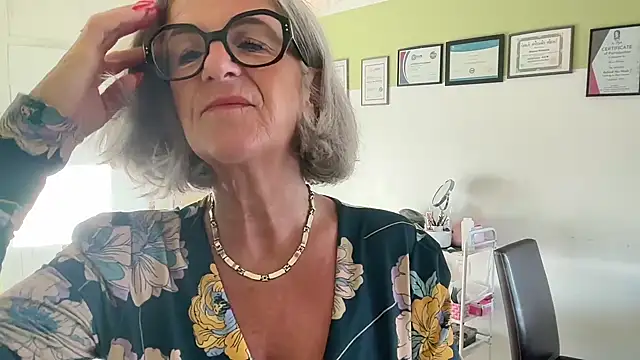 NaughtyMonicaUK online show from June 3, 2026, 5:19 am