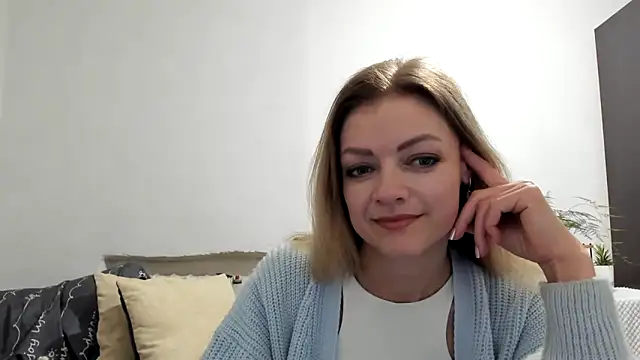 Snapshot of Severina7 chatting on April 18, 2026, 7:58 pm Severina7 online show from April 18, 2026, 7:58 pm