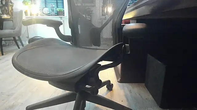 Big White Cock Sweden online show from June 13, 2026, 5:05 am