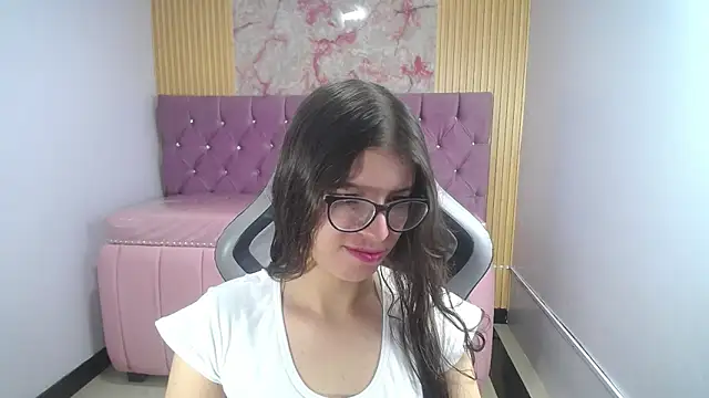 Snapshot of Kailee_ch chatting on April 15, 2026, 1:15 pm Kailee ch online show from April 15, 2026, 1:15 pm