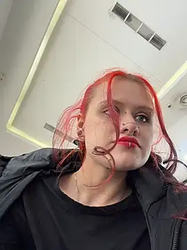 Snapshot of FoxyMood chatting on April 14, 2026, 2:11 pm FoxyMood online show from April 14, 2026, 2:11 pm