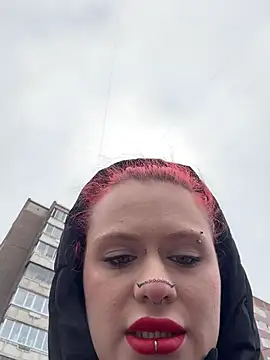 Snapshot of FoxyMood chatting on April 14, 2026, 2:05 am FoxyMood online show from April 14, 2026, 2:05 am