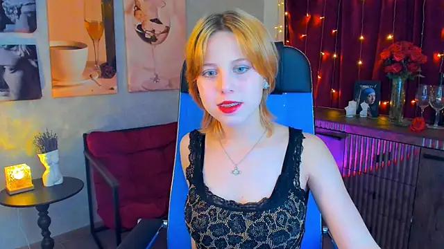 VivienneHebert online show from April 30, 2026, 10:22 am