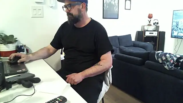 Danos47x online show from April 15, 2026, 10:32 pm