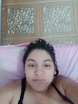 Snapshot of rosemilkbobs chatting on June 1, 2026, 7:57 pm rosemilkbobs online show from June 1, 2026, 7:57 pm
