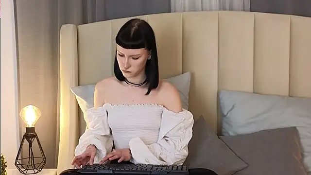 LeyaLolly online show from April 15, 2026, 3:45 am