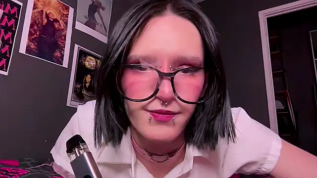 Snapshot of Niky_Long chatting on April 20, 2026, 6:09 pm Niky Long online show from April 20, 2026, 6:09 pm