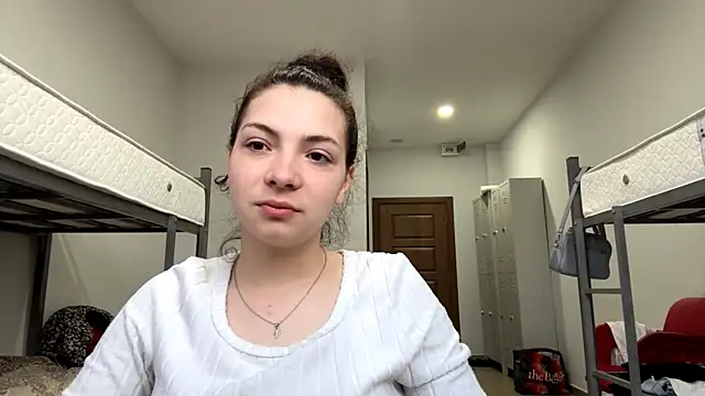 SharieLangan online show from April 16, 2026, 4:19 pm