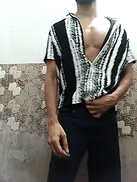 itsmemadhu2019 online show from May 23, 2026, 12:59 pm