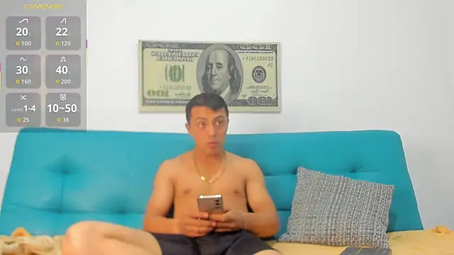 LeoVargasHot online show from April 17, 2026, 1:08 am