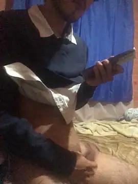 fredystonee25 online show from April 19, 2026, 3:29 am