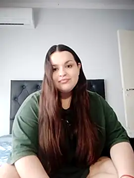 estrell4 online show from June 11, 2026, 1:30 pm