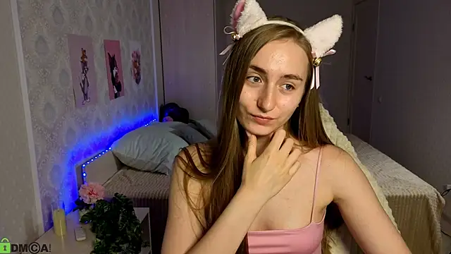 Snapshot of Your_Emily25 chatting on June 14, 2026, 8:37 am Your Emily25 online show from June 14, 2026, 8:37 am