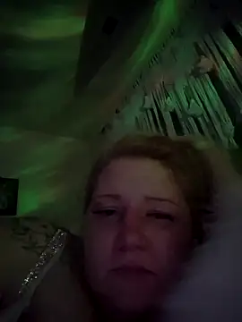 jilljizzle1990 online show from April 14, 2026, 6:40 am