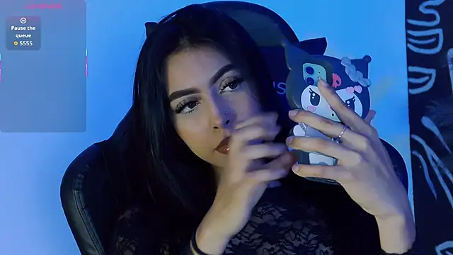 Snapshot of Mia_Gloww_ chatting on April 25, 2026, 7:44 pm Mia Gloww online show from April 25, 2026, 7:44 pm
