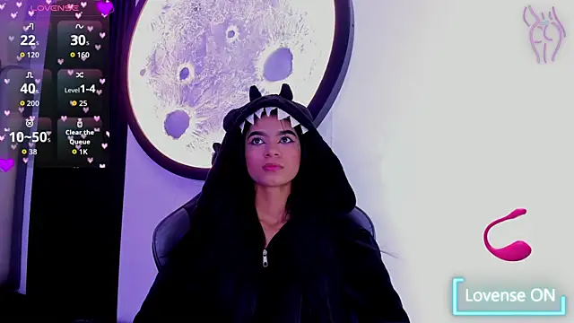 luna-bella  online show from May 30, 2026, 5:36 am
