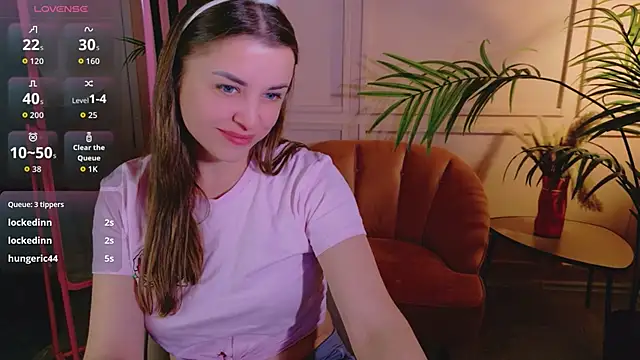 Jane Fisher  online show from April 19, 2026, 9:39 pm