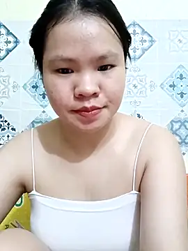 Seraphinahh online show from May 9, 2026, 7:28 pm