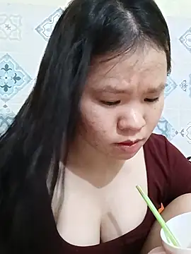 Seraphinahh online show from May 21, 2026, 3:42 pm