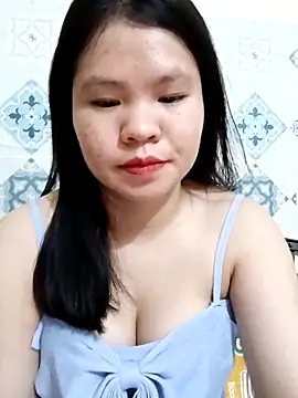 Seraphinahh online show from May 10, 2026, 3:36 pm