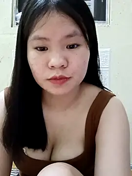 Seraphinahh online show from May 1, 2026, 3:39 pm