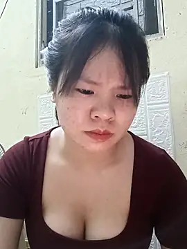 Seraphinahh online show from April 22, 2026, 4:03 pm