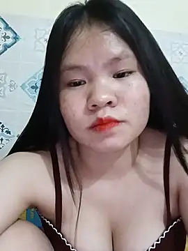 Seraphinahh online show from May 17, 2026, 1:55 pm