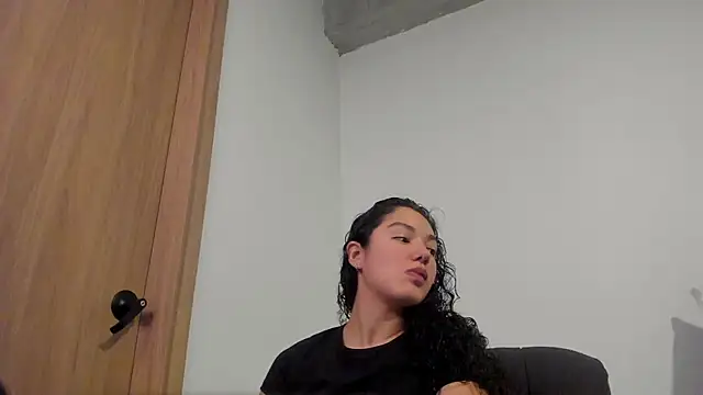 MiaRouseex online show from May 16, 2026, 9:14 pm