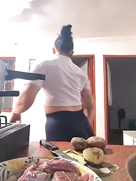 claabella online show from April 15, 2026, 3:38 pm