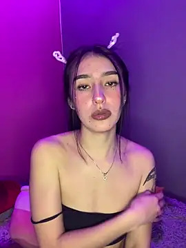 Snapshot of NickieCute- chatting on May 1, 2026, 2:05 am NickieCute- online show from May 1, 2026, 2:05 am