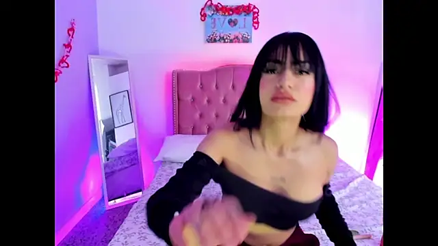 Antonella Bratzz4 online show from April 14, 2026, 8:58 pm