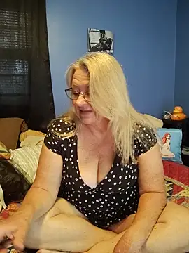 Snapshot of RavensLove chatting on May 29, 2026, 6:25 pm RavensLove online show from May 29, 2026, 6:25 pm