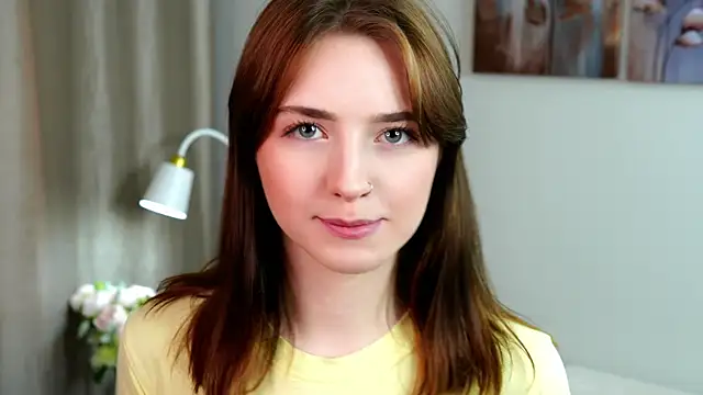 RenateVashaw online show from April 18, 2026, 7:44 am