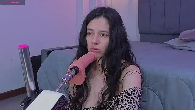 Samantha bloww1 online show from April 28, 2026, 3:44 am