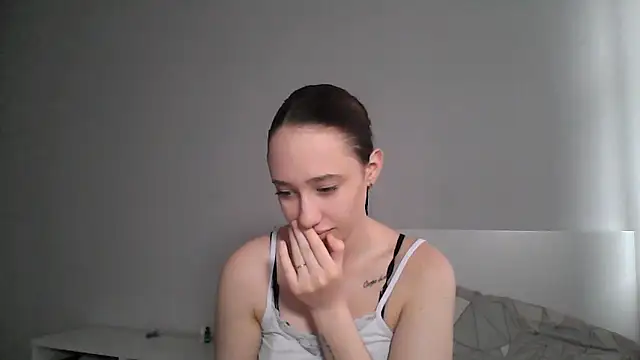 Snapshot of DarkMirel chatting on May 18, 2026, 12:10 pm DarkMirel online show from May 18, 2026, 12:10 pm