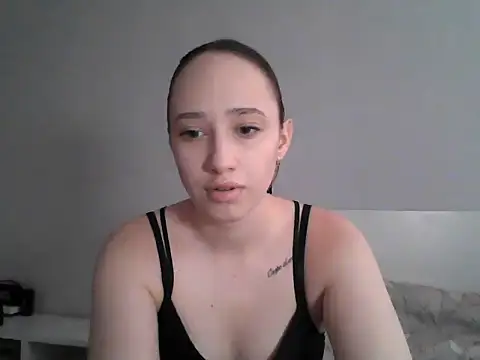 Snapshot of DarkMirel chatting on May 9, 2026, 1:03 pm DarkMirel online show from May 9, 2026, 1:03 pm