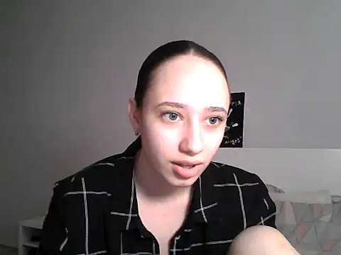 Snapshot of DarkMirel chatting on May 7, 2026, 1:47 pm DarkMirel online show from May 7, 2026, 1:47 pm