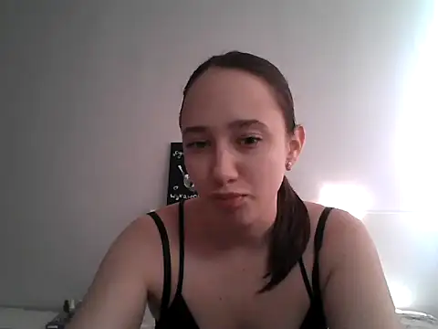 Snapshot of DarkMirel chatting on May 25, 2026, 1:21 pm DarkMirel online show from May 25, 2026, 1:21 pm