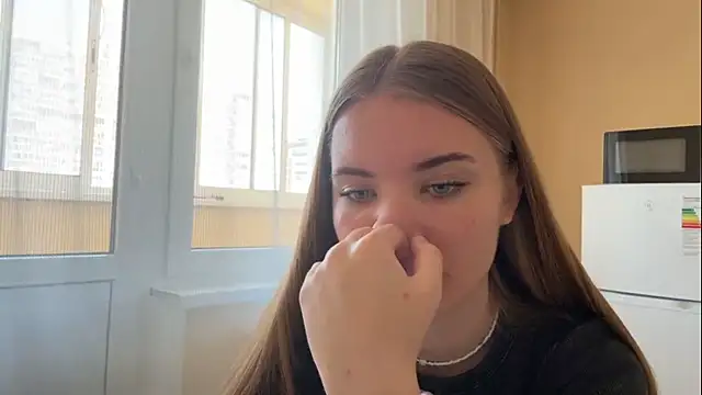 Snapshot of doana_bebriti chatting on June 18, 2026, 9:25 am doana bebriti online show from June 18, 2026, 9:25 am