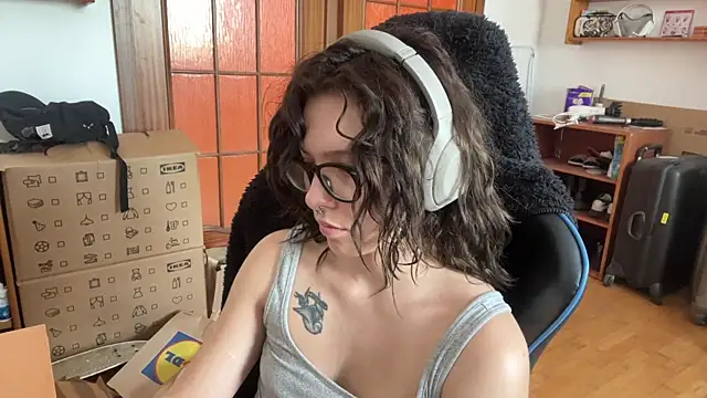 PillowPeachX online show from May 25, 2026, 2:38 pm