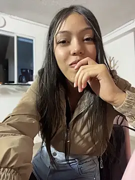 Snapshot of thalia_ec chatting on May 25, 2026, 12:15 pm thalia ec online show from May 25, 2026, 12:15 pm