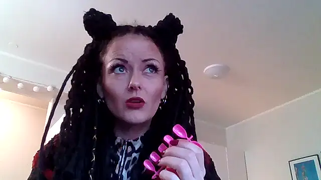 Snapshot of shyhornymommy chatting on April 18, 2026, 4:09 pm shyhornymommy online show from April 18, 2026, 4:09 pm