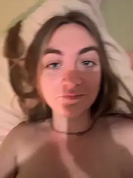 prettykitttty online show from April 16, 2026, 9:32 am