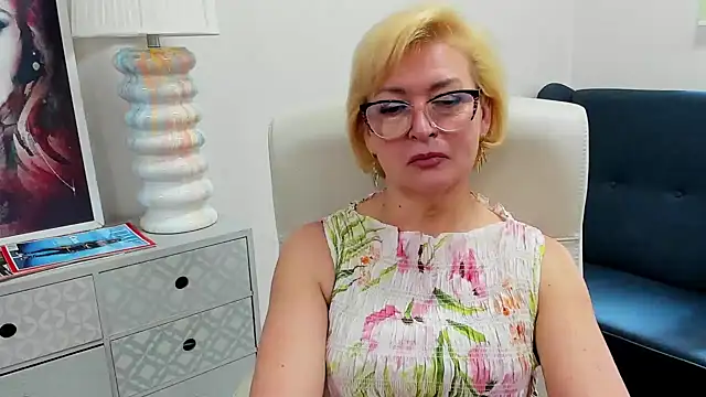 luna xfantasy online show from May 26, 2026, 6:33 am