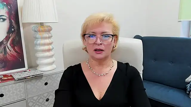 luna xfantasy online show from May 15, 2026, 6:44 am