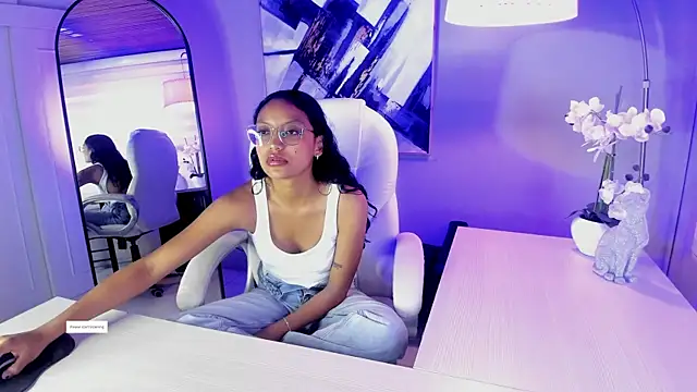 Snapshot of miel_ambar chatting on May 11, 2026, 1:23 pm miel ambar online show from May 11, 2026, 1:23 pm