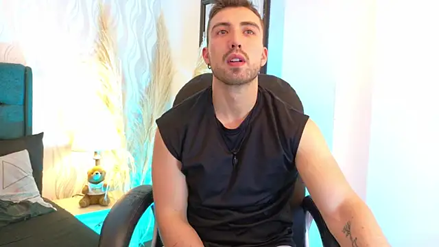 Snapshot of _Ryan_1 chatting on April 15, 2026, 12:53 pm Ryan 1 online show from April 15, 2026, 12:53 pm